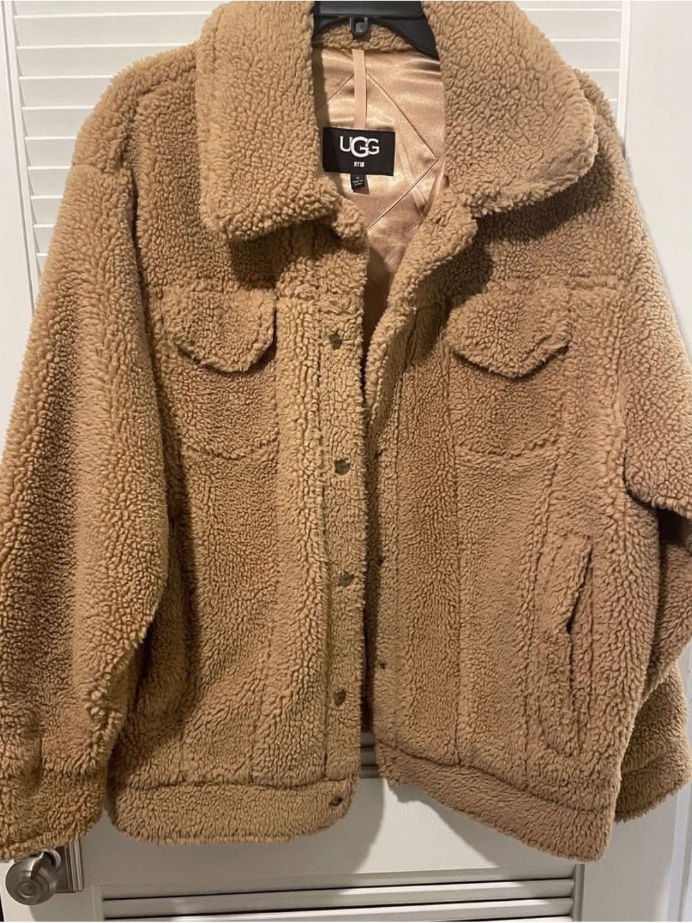 UGG Women's Teddy Sherpa Jacket in Camel